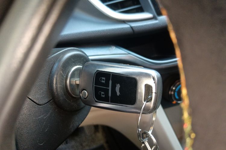 别克 英朗 2019款 15T 双离合进取型 国VI中控内饰11