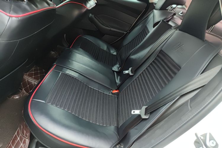 福特 福克斯 2017款 三厢 1.6L 自动风尚型智行版中控内饰21