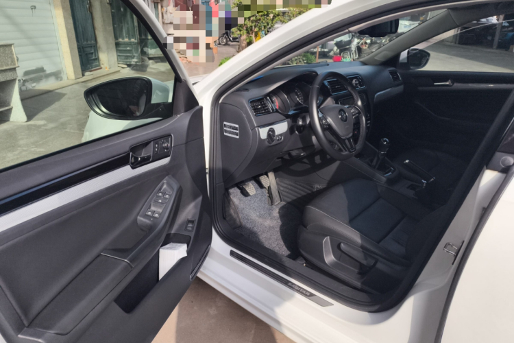 大众 速腾 2015款 230TSI 手动舒适型中控内饰20