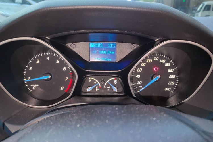 福特 福克斯 2012款 两厢 1.6L 自动舒适型局部细节14