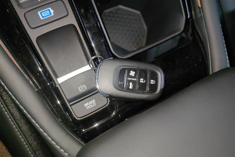 本田 雅阁新能源 2023款 2.0L e:PHEV 尊贵版中控内饰7001