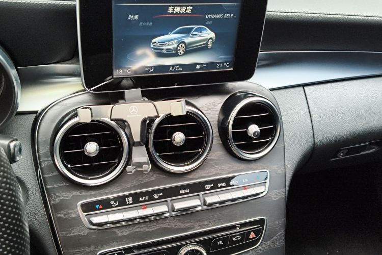 奔驰C级 2015款 改款 C 180 L 运动型中控内饰16