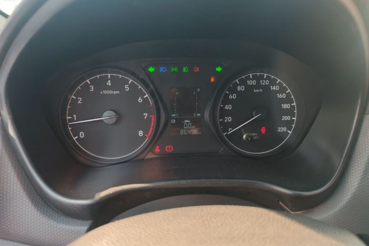 现代 瑞纳 2017款 1.4L 手动焕彩版 国V中控内饰14