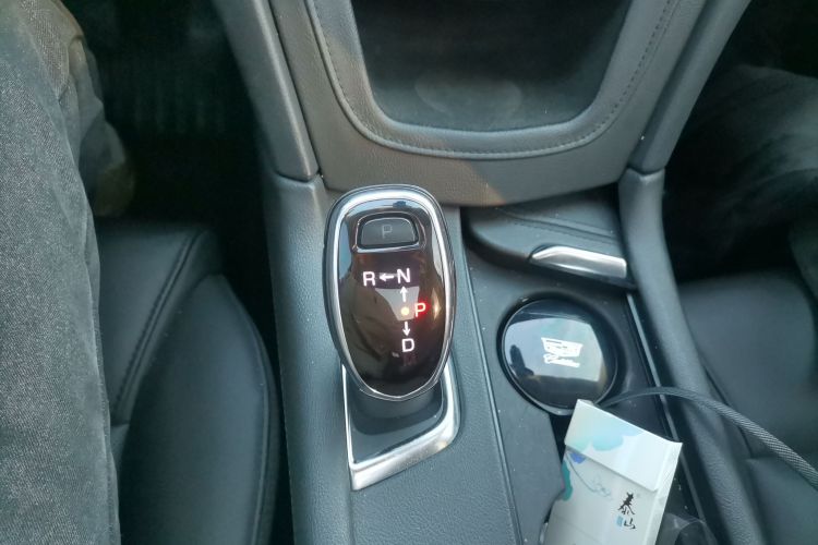 凯迪拉克XT5 2018款 28T 四驱豪华型中控内饰18