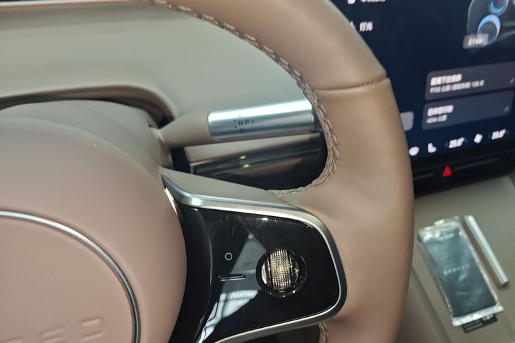 鸿蒙智行 智界R7 2025款 增程 251km Max中控内饰18