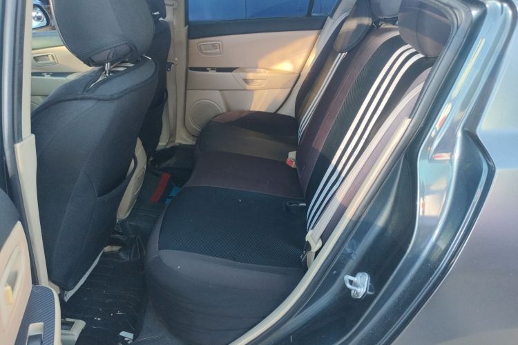 马自达3 2010款 1.6L 自动经典时尚型中控内饰7004