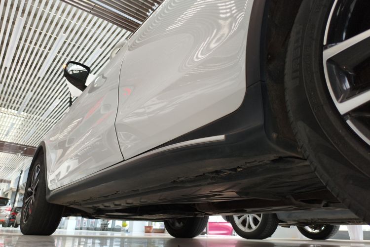 奔驰GLC 2020款 改款 GLC 300 L 4MATIC 动感型机舱底盘30