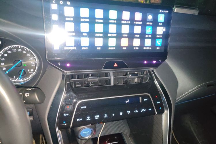 丰田 凌放HARRIER 2022款 双擎 2.5L CVT两驱豪华版中控内饰16
