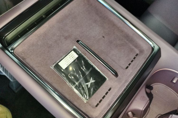 小鹏P7 2025款 702 长续航 Ultra中控内饰11