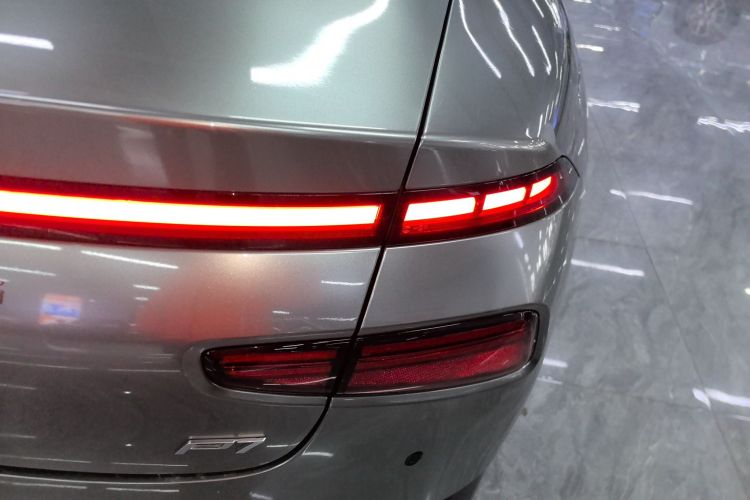 小鹏P7 2023款 P7i 702 Pro车身外观6006