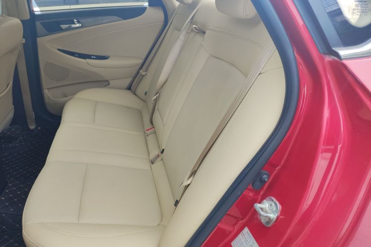 长安 逸动 2016款 1.6L 自动风尚型中控内饰21