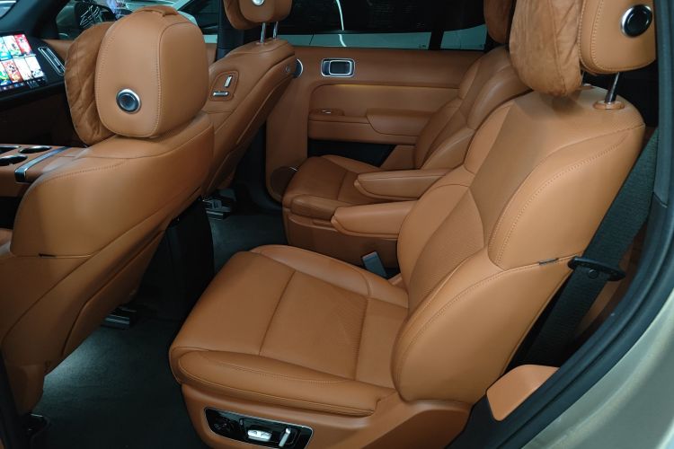 理想汽车 理想L9 2022款 Max中控内饰7004