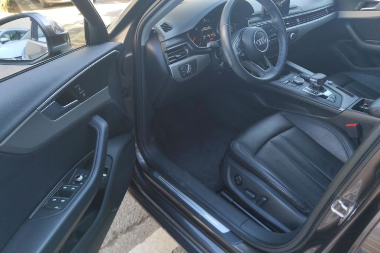 奥迪A4L 2018款 30周年年型 40 TFSI 进取型中控内饰20