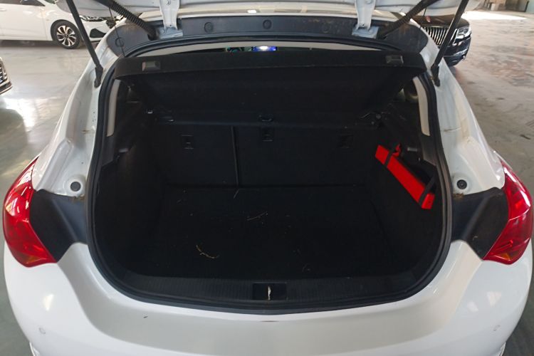 别克 英朗 2014款 XT 1.6T 自动时尚运动版局部细节23