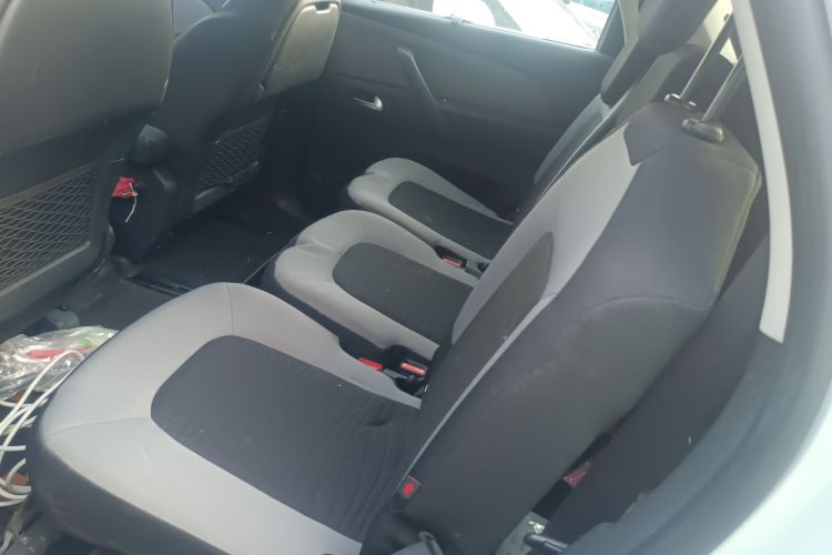 雪铁龙 C4 PICASSO 2015款 1.6T 时尚型 5座中控内饰7004