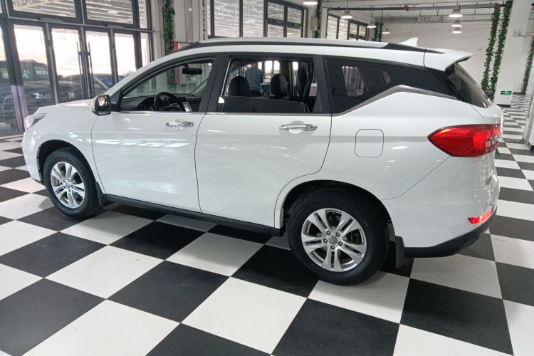 哈弗M6 2018款 改款 1.5T DCT两驱精英型车身外观4