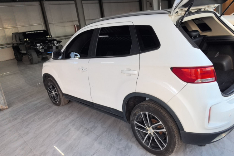 奔腾X40 2019款 1.6L 自动互联智酷型 国VI车身外观4