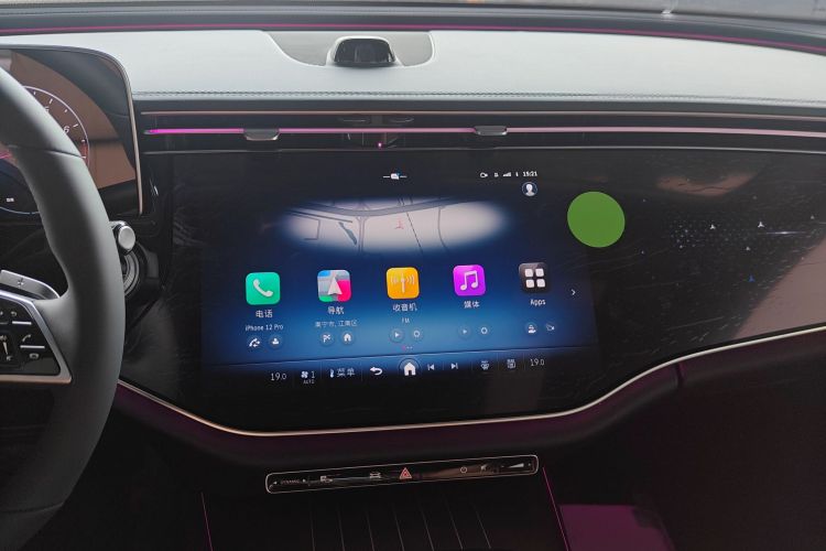 奔驰E级 2025款 改款 E 300 L 豪华型中控内饰16