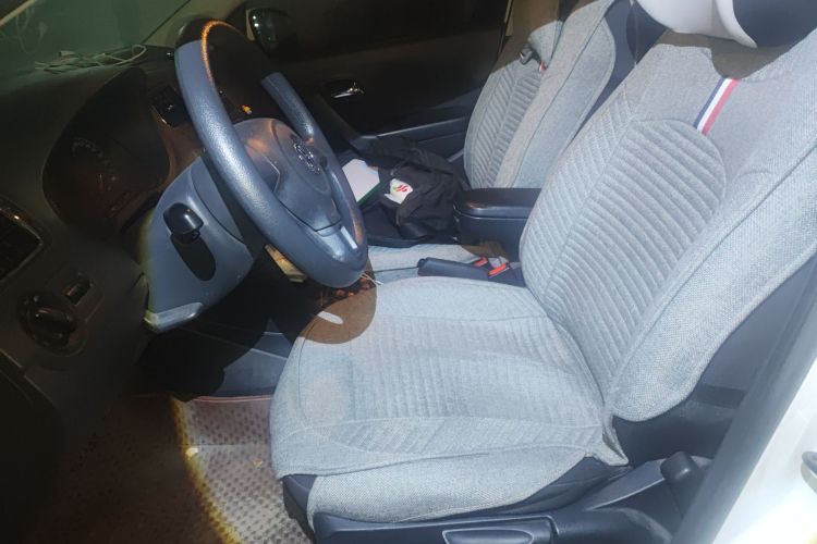 大众 Polo 2013款 1.6L 自动舒适版中控内饰19