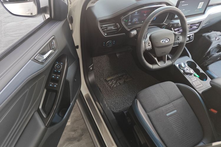 福特 福克斯 2021款 猎装版 EcoBoost 180 自动猎潮型中控内饰7003