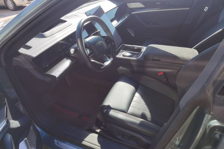 哪吒汽车 哪吒S猎装 2024款 增程300 Pro版中控内饰19