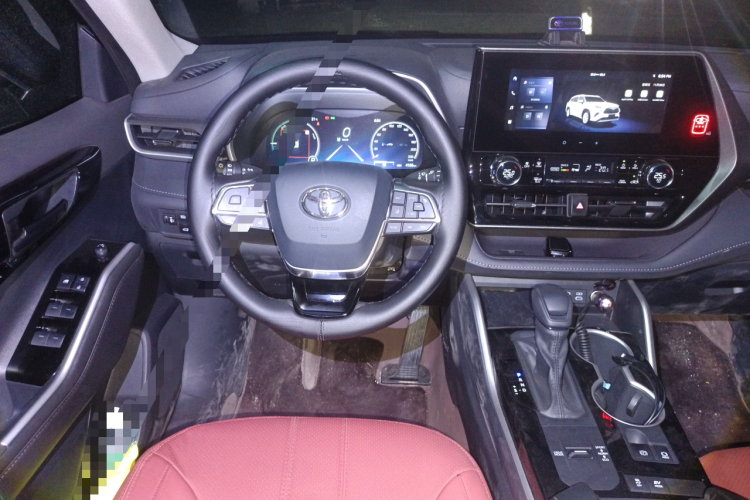 丰田 汉兰达 2024款 2.5L智能电混双擎两驱精英版 5座中控内饰13