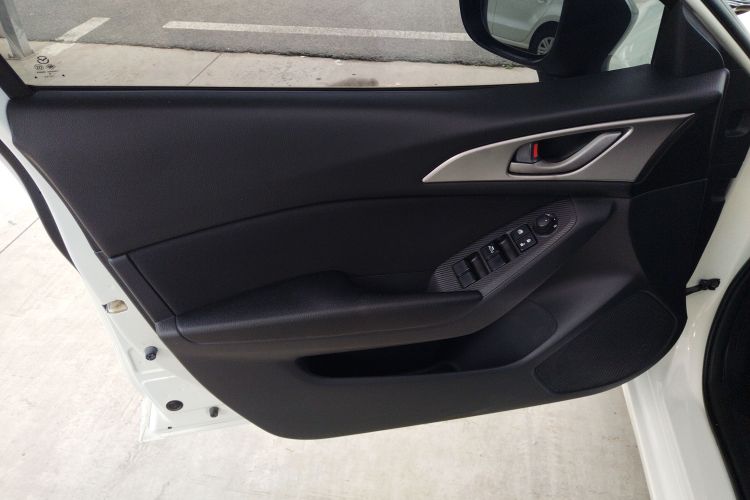 马自达3 昂克赛拉 2017款 三厢 1.5L 自动舒适型 国V中控内饰47