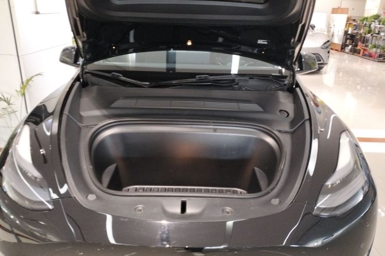 特斯拉 Model Y 2023款 长续航全轮驱动版机舱底盘24