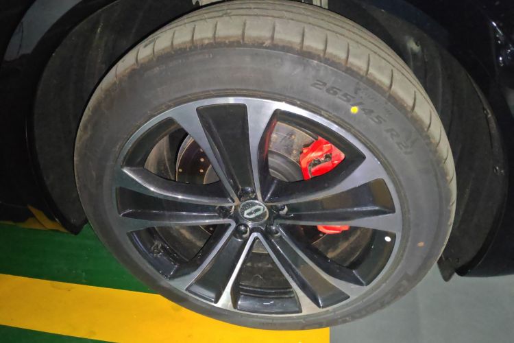 鸿蒙智行 问界M8 2025款 增程 Max+版 53.4kWh 6座版车身外观10