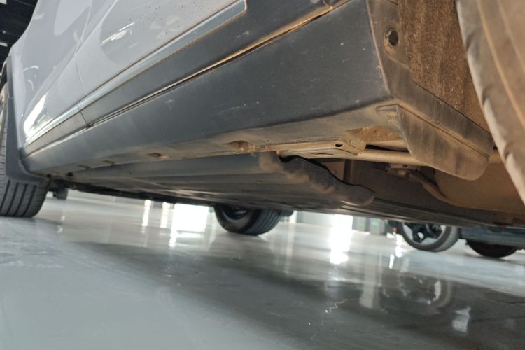 比亚迪 唐新能源 2023款 DM-i 冠军版 112KM 尊荣型局部细节9002