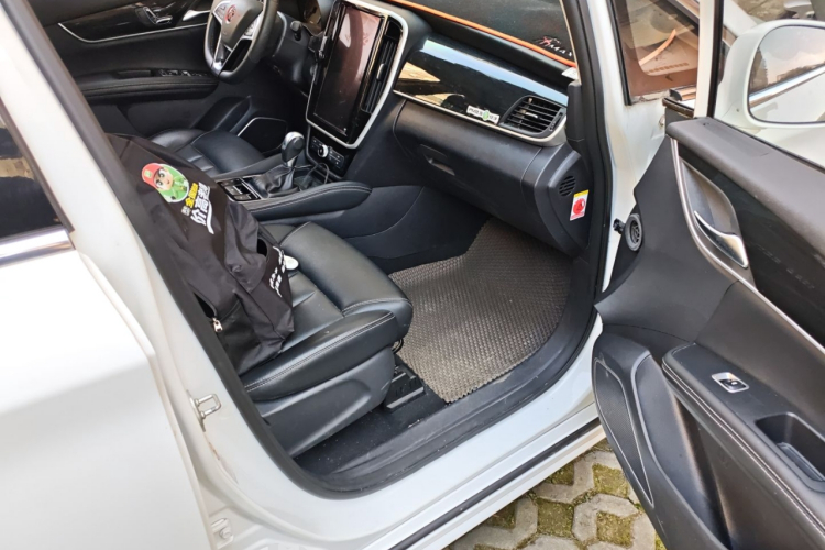 比亚迪 宋MAX 2017款 1.5T 自动智联尊贵型 7座局部细节9005