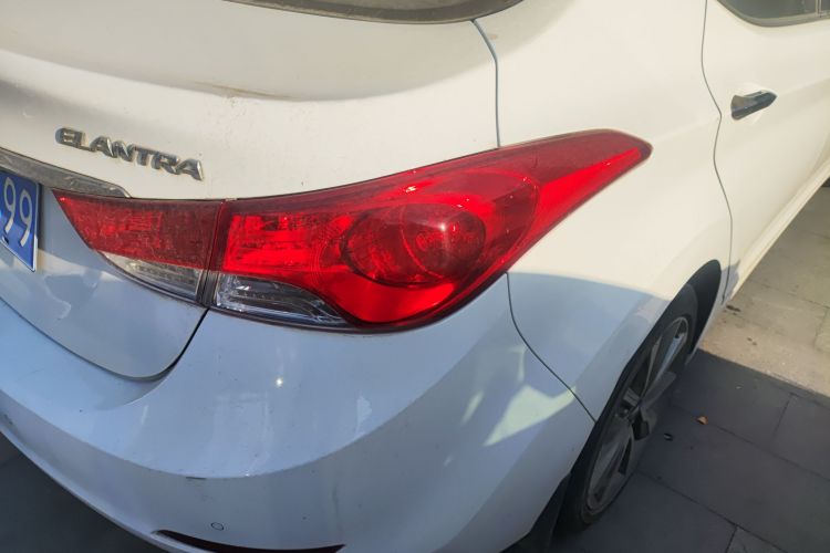 现代 朗动 2015款 1.6L 自动领先型车身外观9