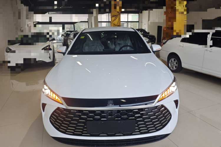 比亚迪 秦PLUS 2025款 DM-i 智驾版 128KM进取型车身外观2