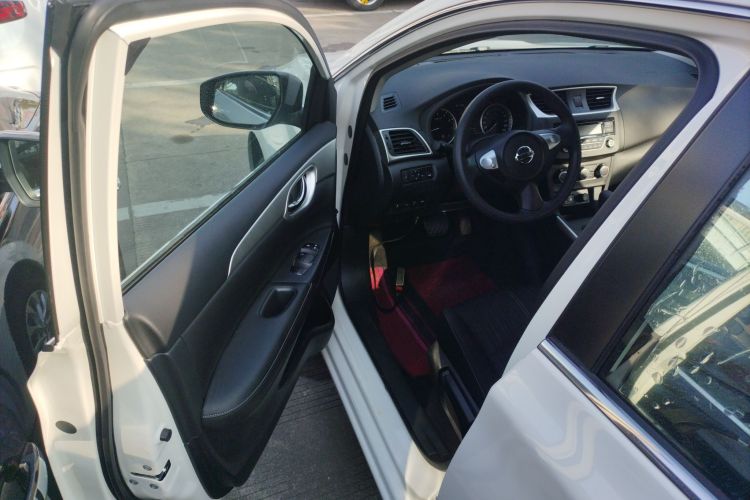 日产 轩逸 2024款 经典 1.6XE CVT舒适版中控内饰7003