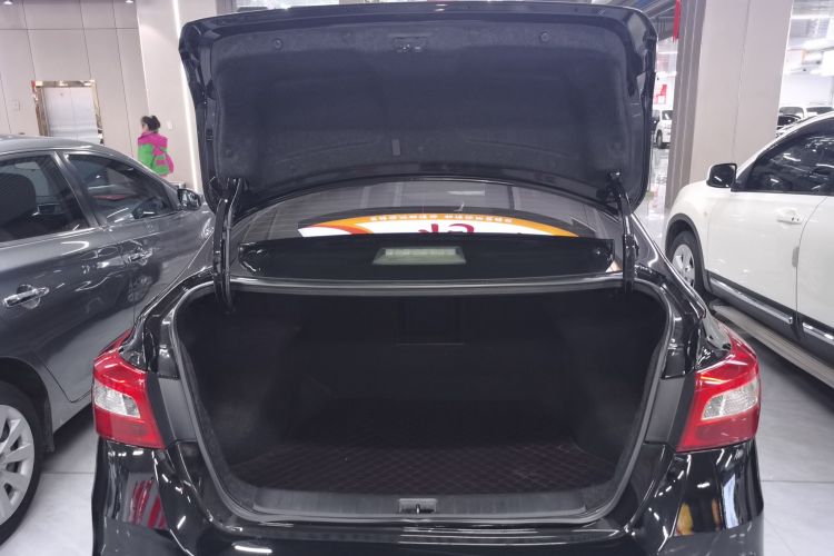 日产 轩逸 2021款 经典 1.6XL CVT豪华版机舱底盘23