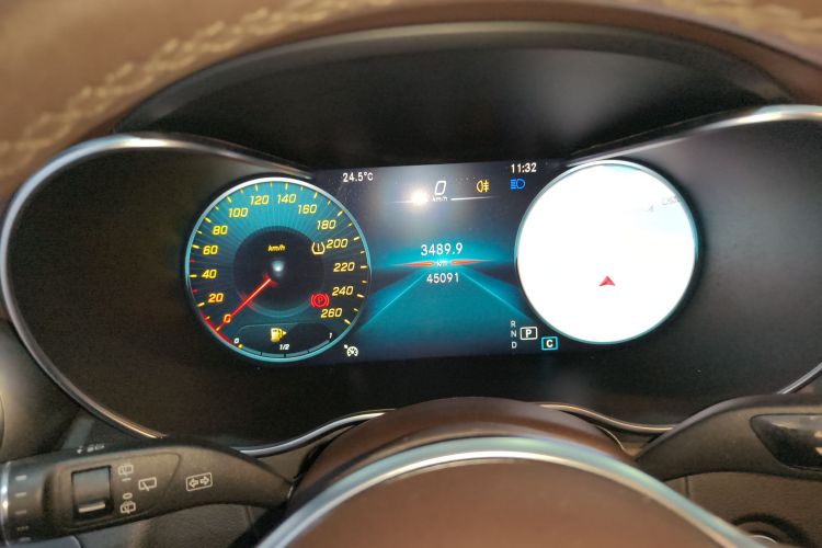 奔驰GLC 2021款 GLC 260 L 4MATIC 动感型中控内饰14