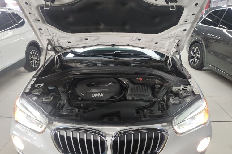 宝马X1 2019款 xDrive20Li 尊享型机舱底盘24