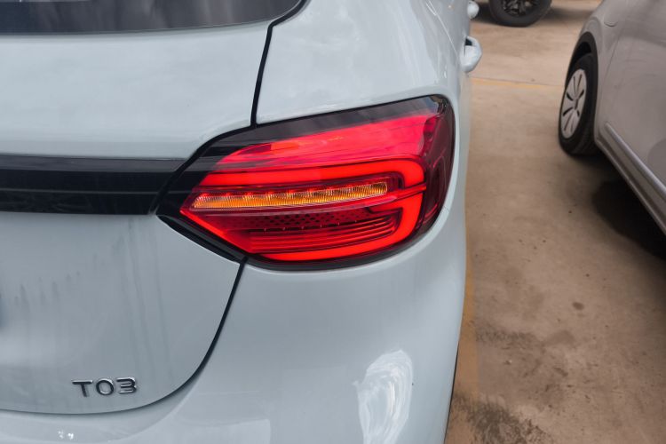 零跑汽车 零跑T03 2025款 310舒享版车身外观9