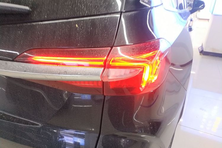 别克 昂科旗 2020款 28T 四驱旗舰型车身外观9