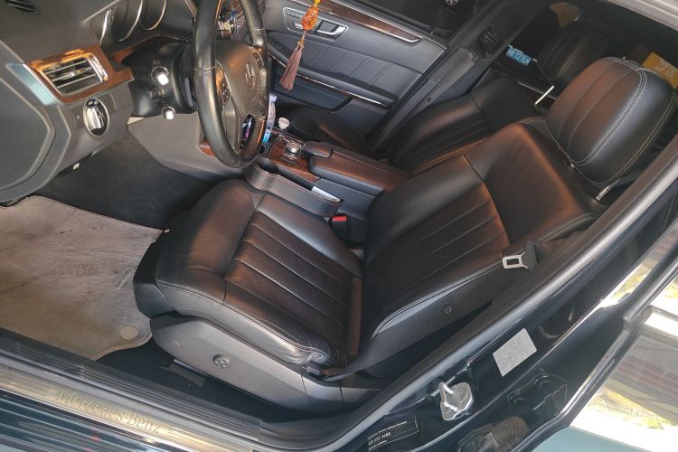 奔驰E级 2014款 E 260 L 豪华型局部细节19