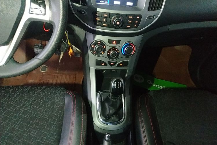 凯翼C3R 2015款 1.5L 手动金钻版中控内饰18