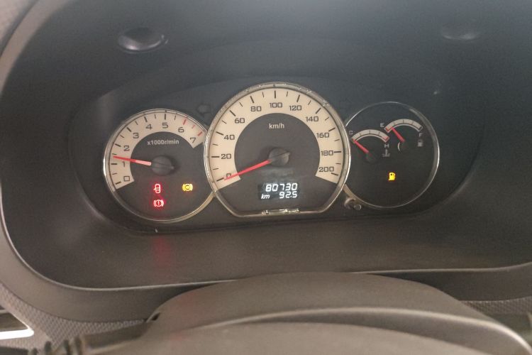 五菱汽车 五菱宏光 2014款 1.2L S舒适型国IV中控内饰14