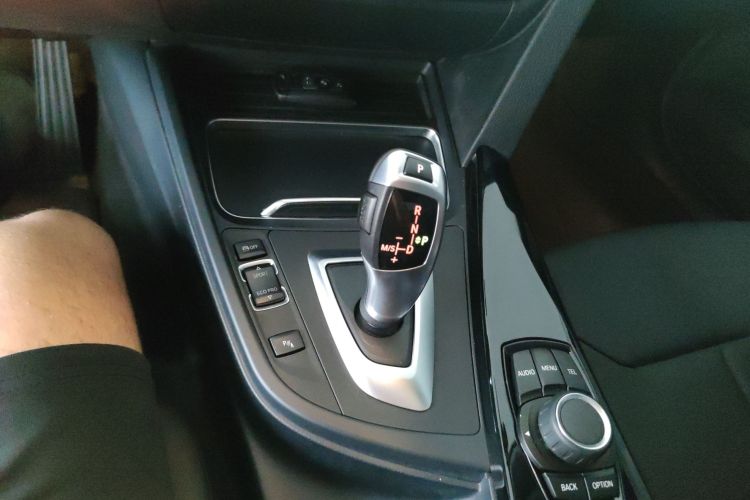 宝马3系 2017款 320Li 时尚型局部细节18