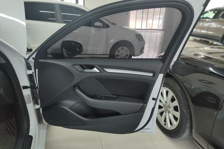 奥迪A3 2019款 Limousine 35 TFSI 进取型 国V中控内饰7005