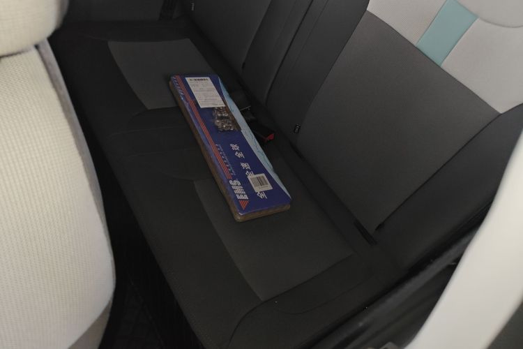 长安启源 长安Lumin 2025款 205km 香沁款中控内饰7004