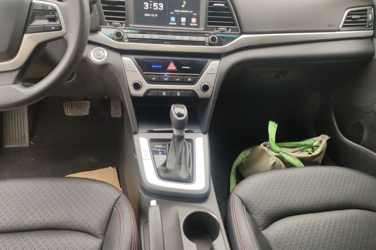 现代 领动 2016款 1.6L 自动智炫·精英型中控内饰18