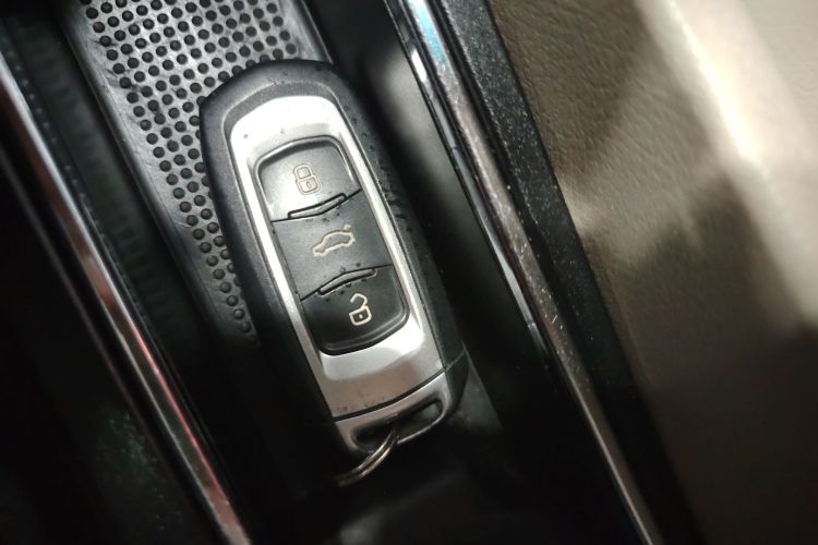 吉利汽车 帝豪 2017款 三厢百万款 1.5L 手动豪华型中控内饰7001