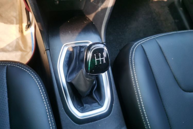 奇瑞 瑞虎3X 2018款 1.5L 手动舒适版中控内饰18