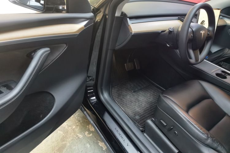 特斯拉 Model Y 2021款 标准续航后驱版中控内饰20