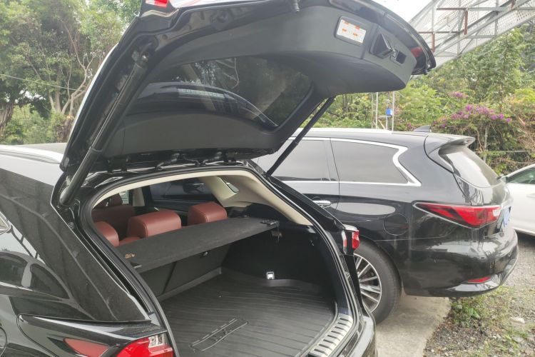 雷克萨斯NX 2015款 300h 前驱 锋尚版机舱底盘23